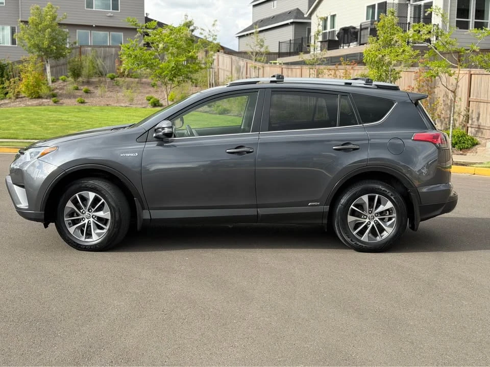 2018 Toyota RAV4 4th Gen - Image 3 of 21
