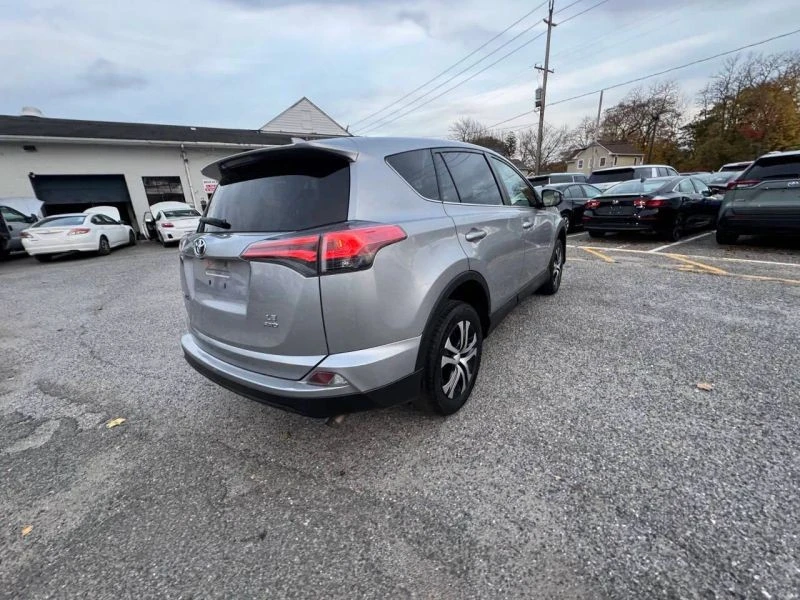 2018 Toyota RAV4 4th Gen - Image 9 of 12