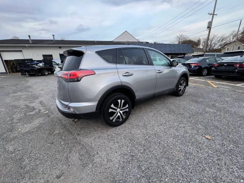 2018 Toyota RAV4 4th Gen - Image 8 of 12