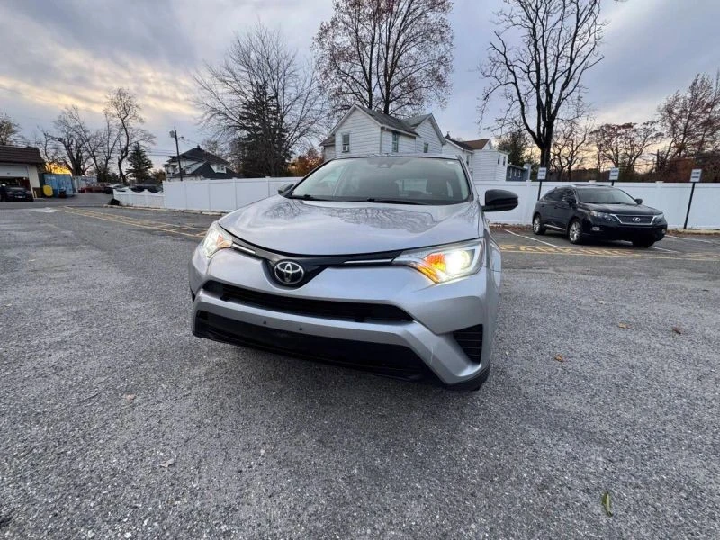 2018 Toyota RAV4 4th Gen - Image 2 of 12