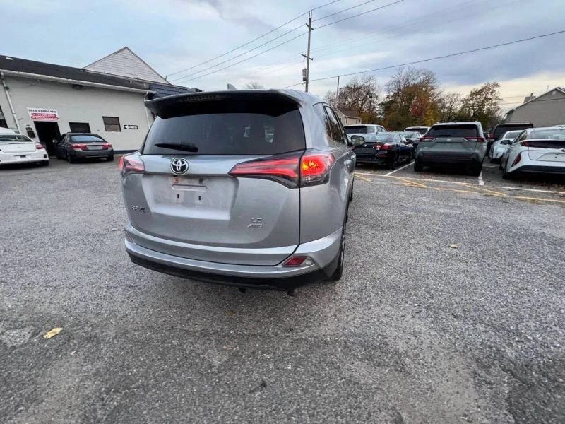 2018 Toyota RAV4 4th Gen - Image 11 of 12