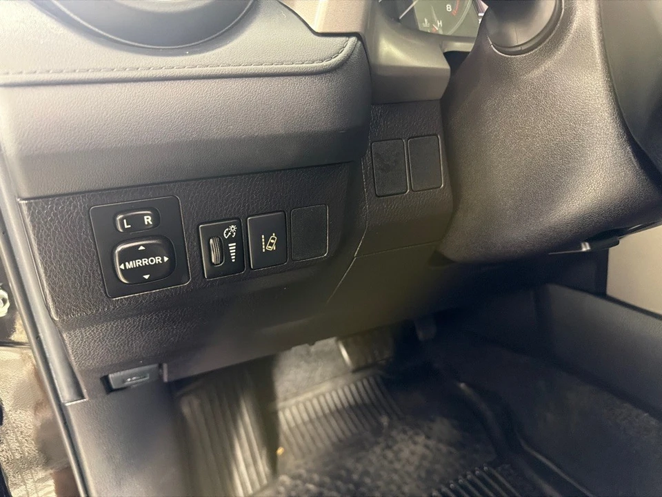 2018 Toyota RAV4 4th Gen - Image 13 of 21
