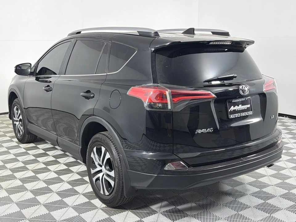 2018 Toyota RAV4 4th Gen - Image 6 of 12