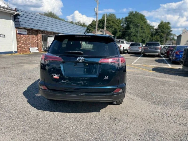 2018 Toyota RAV4 4th Gen - Image 11 of 12