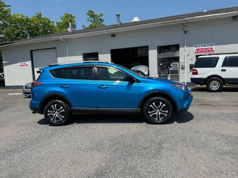 2018 Toyota RAV4 4th Gen - Image 8 of 12
