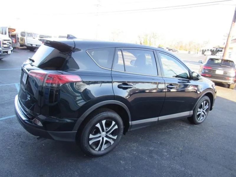 2018 Toyota RAV4 4th Gen - Image 9 of 12