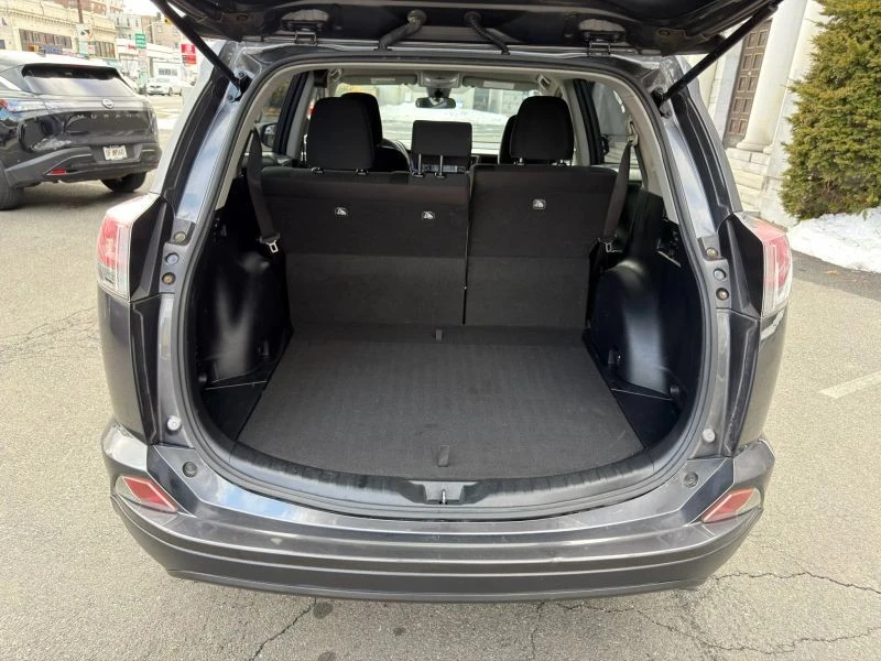 2018 Toyota RAV4 4th Gen - Image 6 of 12