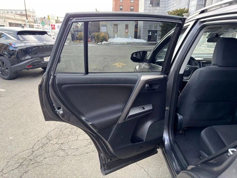 2018 Toyota RAV4 4th Gen - Image 11 of 12