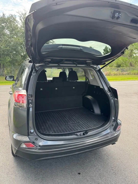 2018 Toyota RAV4 4th Gen - Image 6 of 11