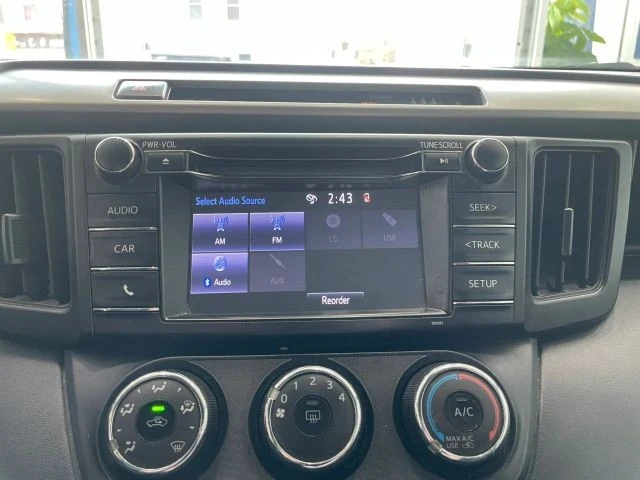 2018 Toyota RAV4 4th Gen - Image 14 of 31