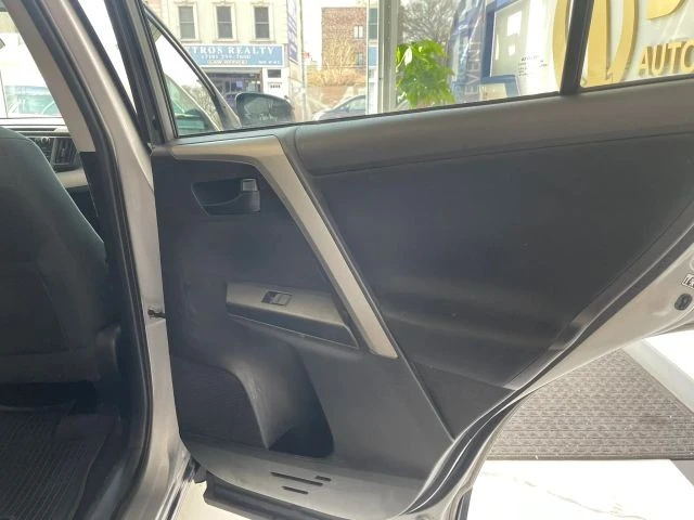 2018 Toyota RAV4 4th Gen - Image 21 of 31