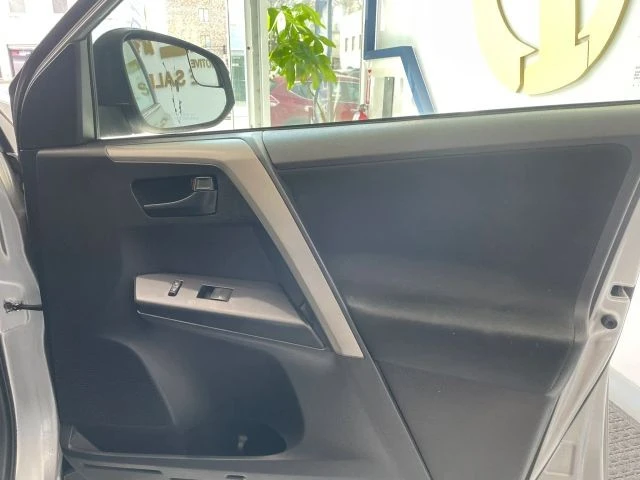 2018 Toyota RAV4 4th Gen - Image 24 of 31