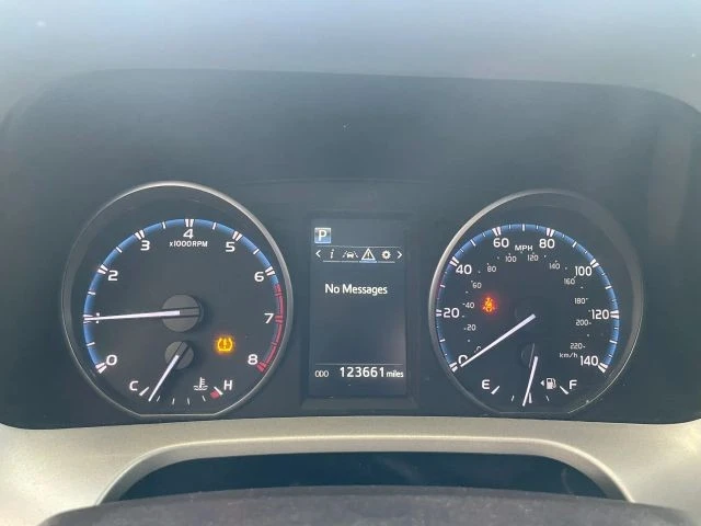 2018 Toyota RAV4 4th Gen - Image 13 of 31