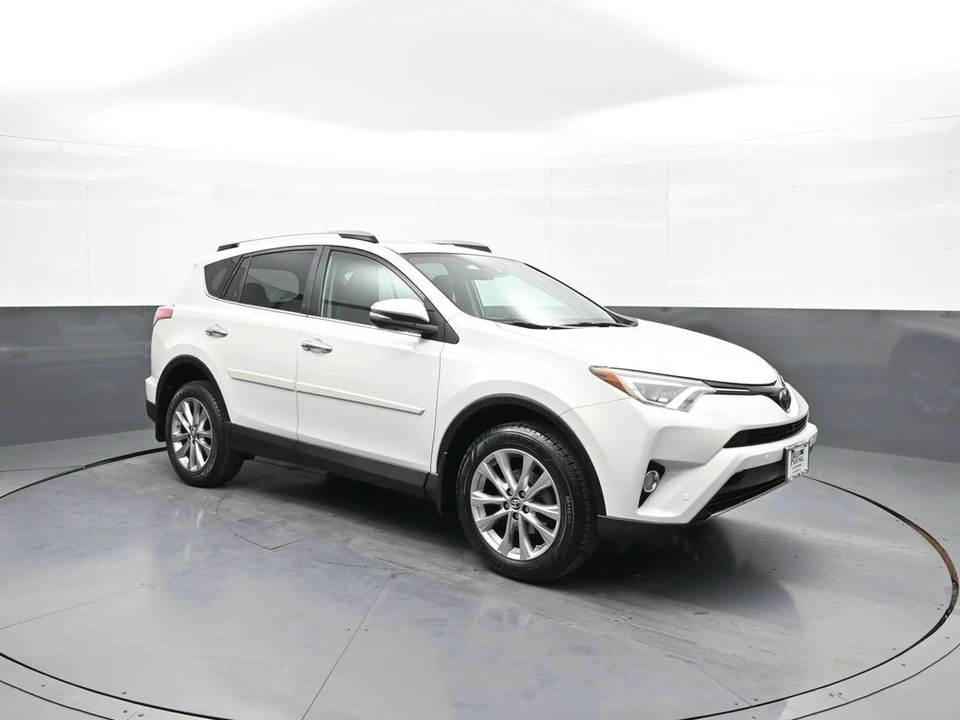 2018 Toyota RAV4 4th Gen - Image 4 of 12