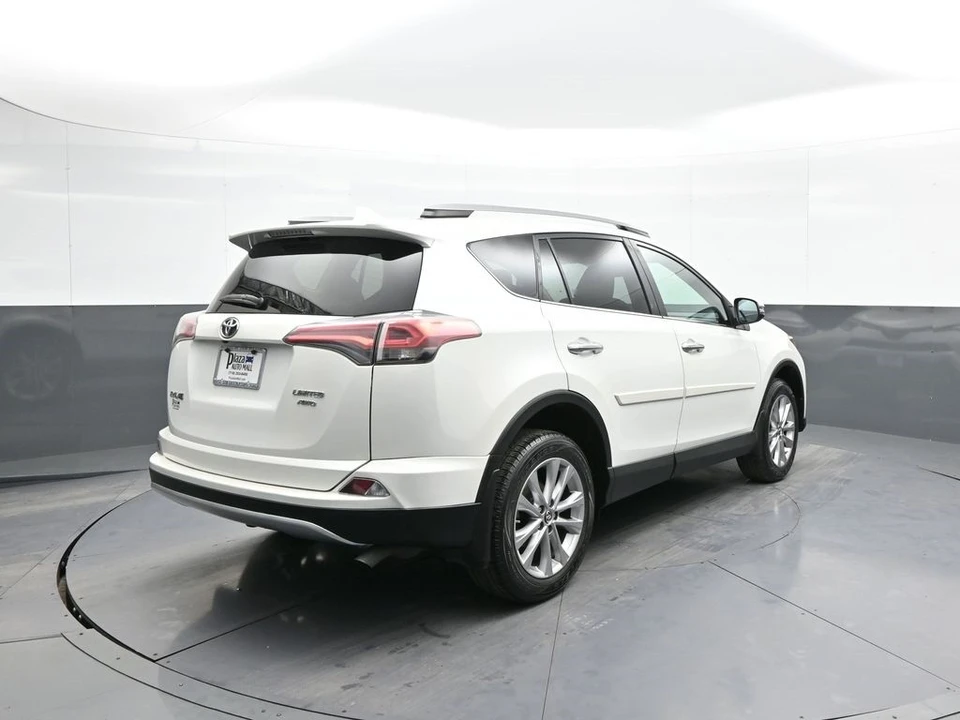 2018 Toyota RAV4 4th Gen - Image 6 of 12