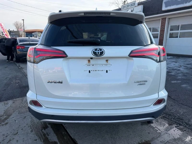 2018 Toyota RAV4 4th Gen - Image 6 of 12