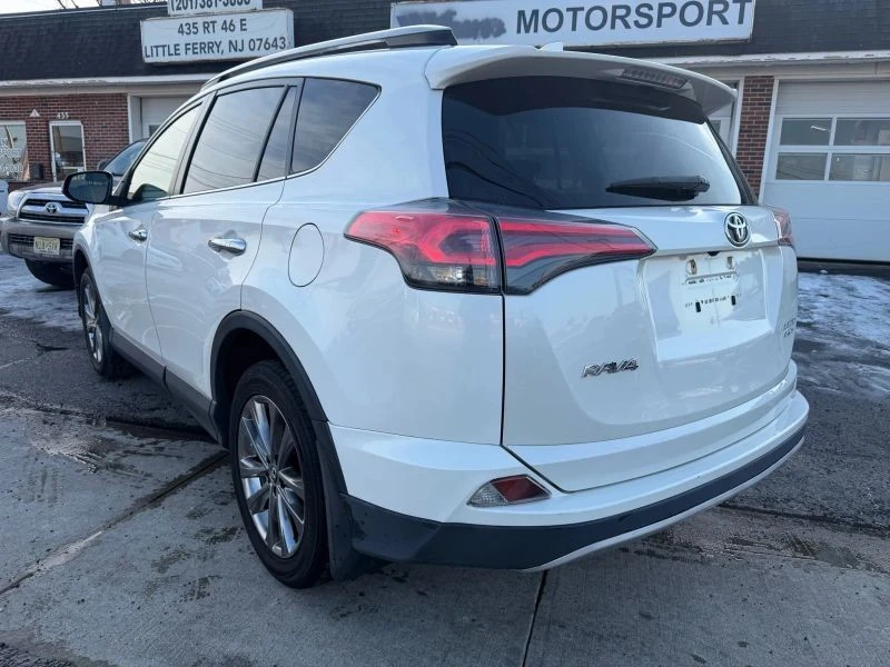 2018 Toyota RAV4 4th Gen - Image 7 of 12