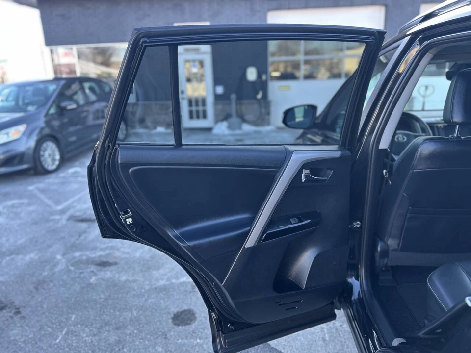 2018 Toyota RAV4 4th Gen - Image 23 of 28