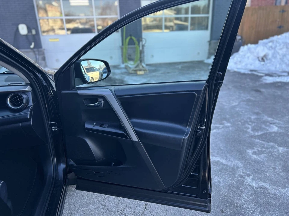 2018 Toyota RAV4 4th Gen - Image 20 of 28