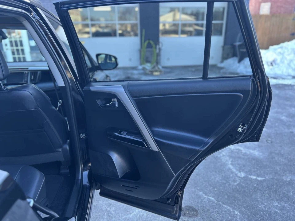 2018 Toyota RAV4 4th Gen - Image 25 of 28
