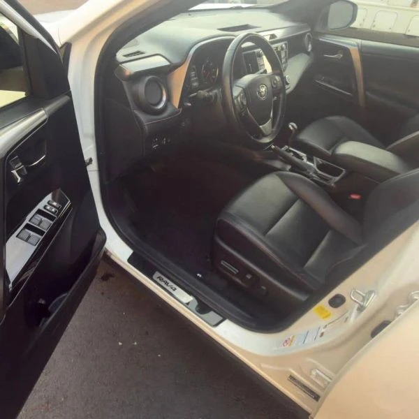 2018 Toyota RAV4 4th Gen - Image 8 of 12