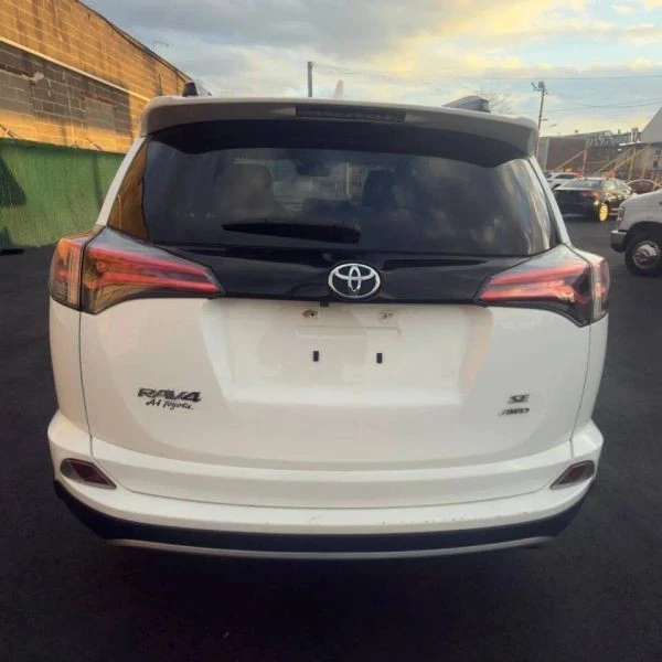 2018 Toyota RAV4 4th Gen - Image 4 of 12
