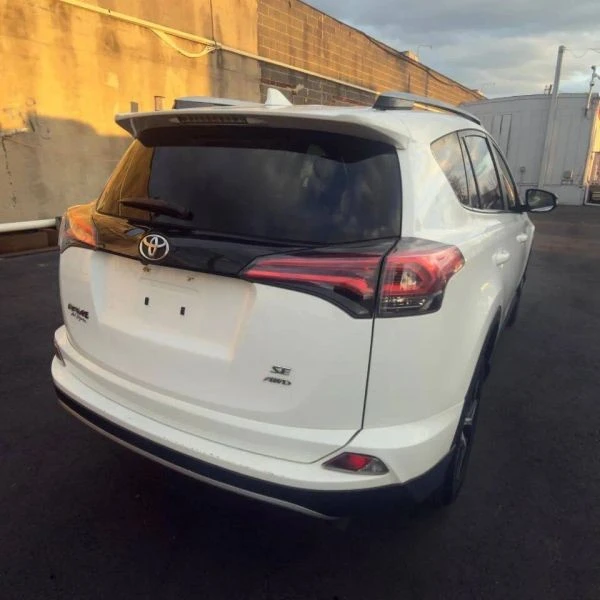 2018 Toyota RAV4 4th Gen - Image 5 of 12