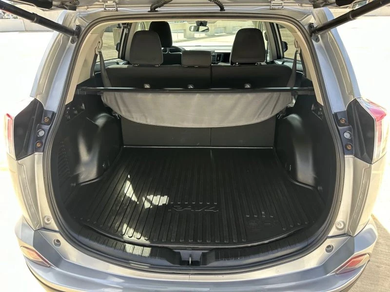 2018 Toyota RAV4 4th Gen - Image 6 of 12