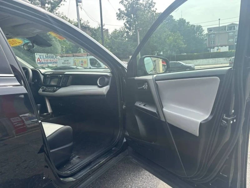 2018 Toyota RAV4 4th Gen - Image 7 of 12