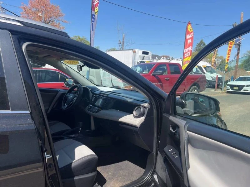 2018 Toyota RAV4 4th Gen - Image 8 of 12