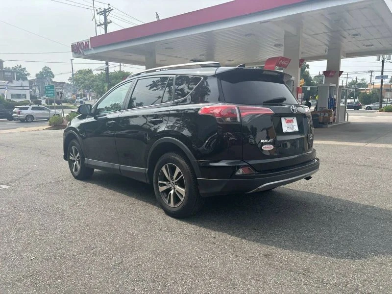 2018 Toyota RAV4 4th Gen - Image 4 of 12