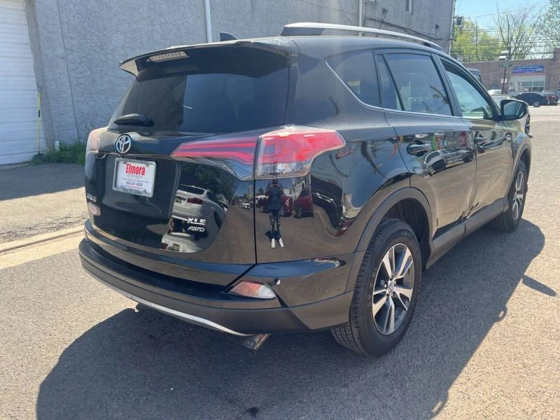 2018 Toyota RAV4 4th Gen - Image 6 of 12