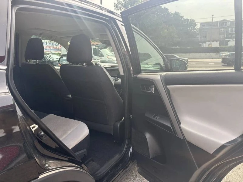 2018 Toyota RAV4 4th Gen - Image 9 of 12