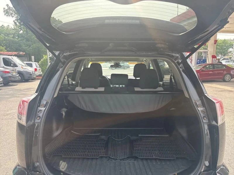 2018 Toyota RAV4 4th Gen - Image 11 of 12