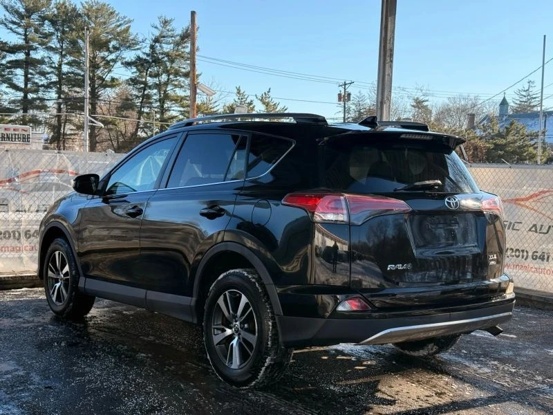 2018 Toyota RAV4 4th Gen - Image 11 of 12