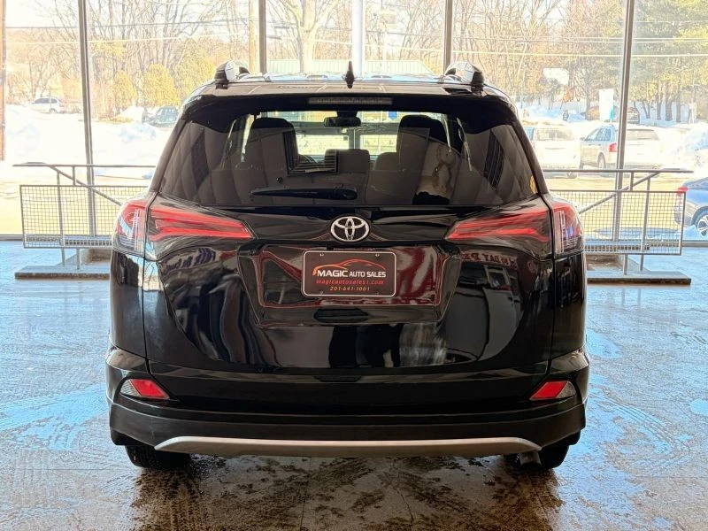 2018 Toyota RAV4 4th Gen - Image 8 of 12