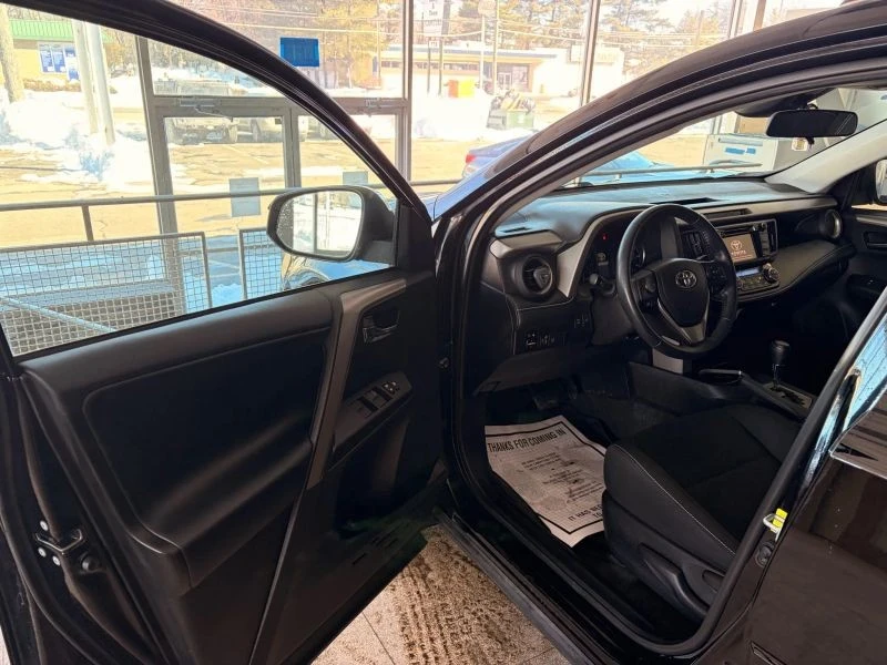 2018 Toyota RAV4 4th Gen - Image 10 of 12