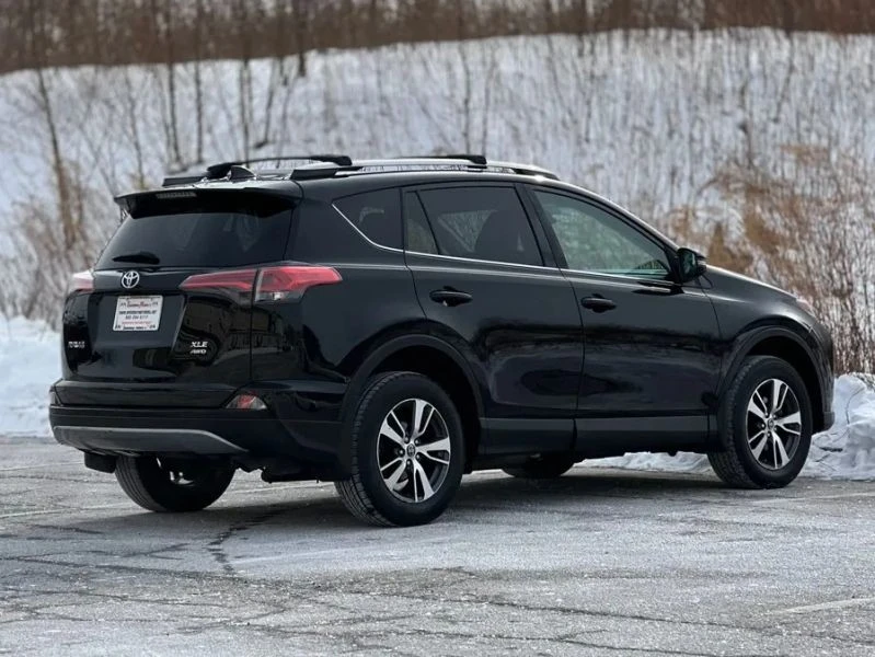 2018 Toyota RAV4 4th Gen - Image 8 of 12