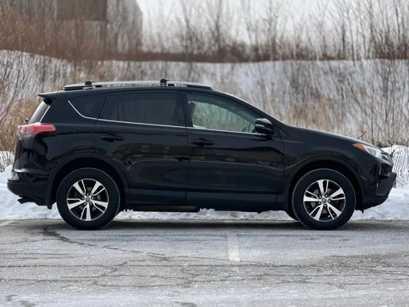 2018 Toyota RAV4 4th Gen - Image 9 of 12