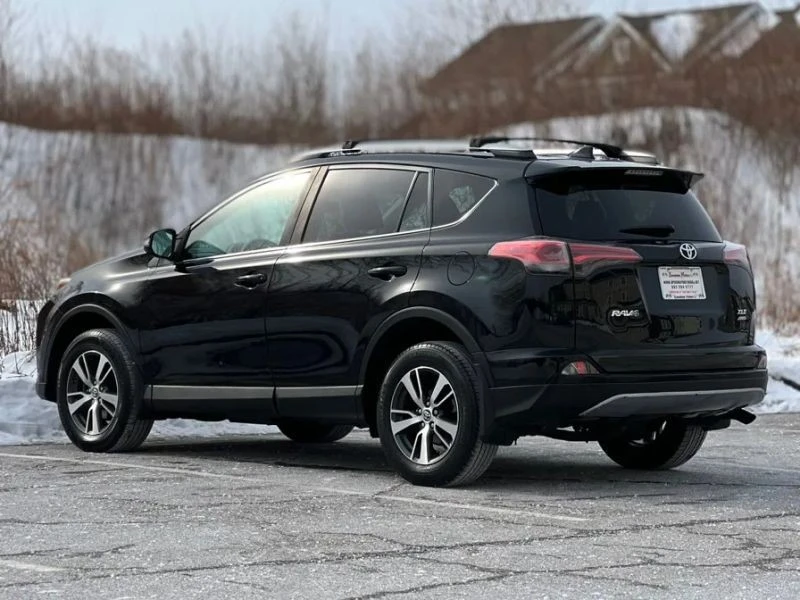 2018 Toyota RAV4 4th Gen - Image 6 of 12