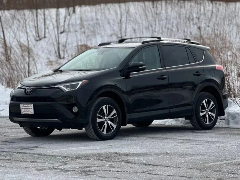 2018 Toyota RAV4 4th Gen - Image 4 of 12