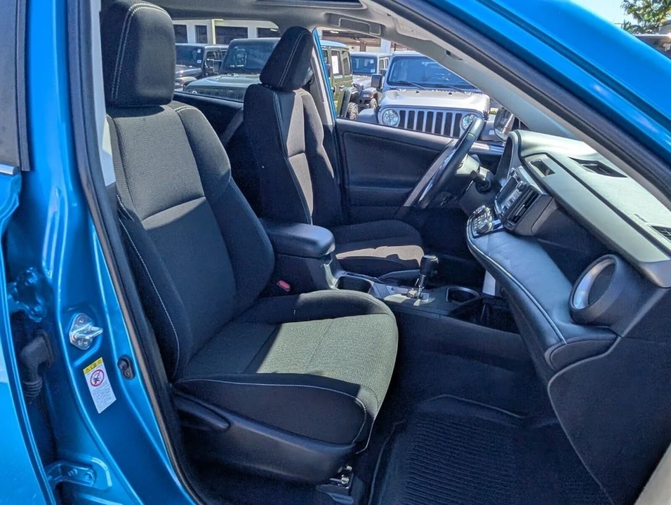 2018 Toyota RAV4 4th Gen - Image 19 of 21