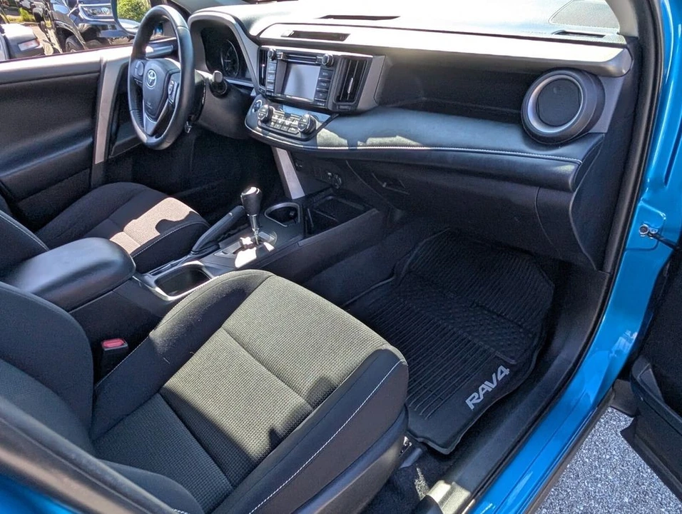 2018 Toyota RAV4 4th Gen - Image 18 of 21