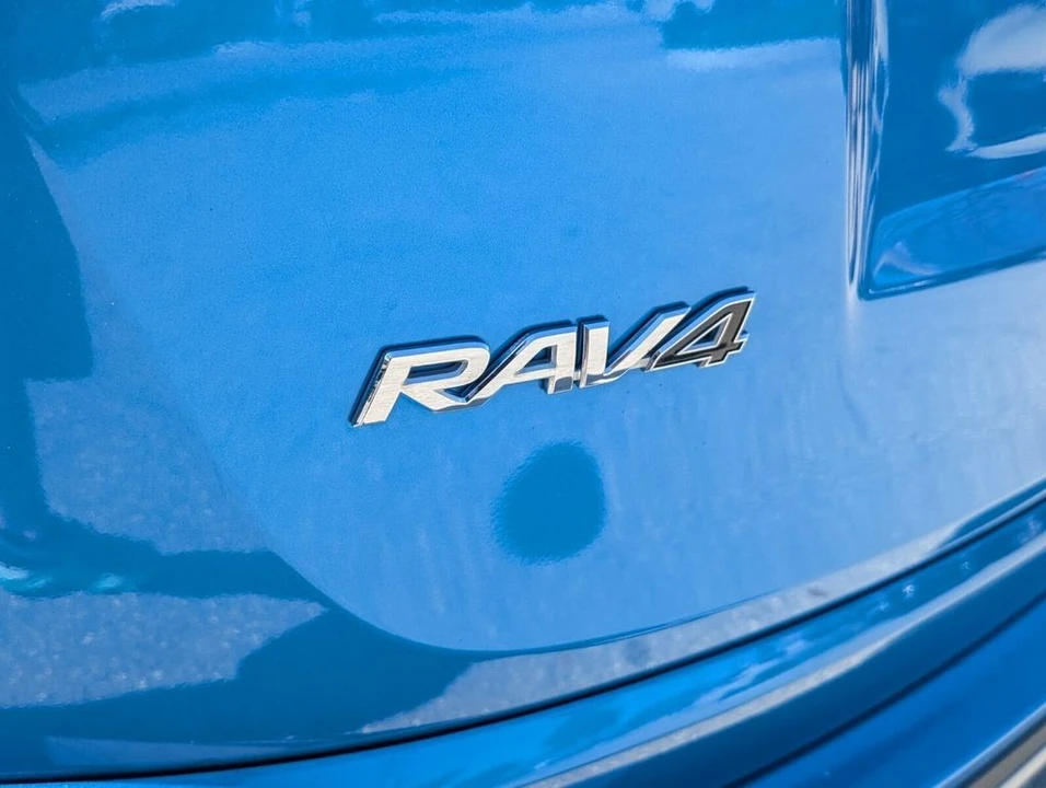 2018 Toyota RAV4 4th Gen - Image 14 of 21
