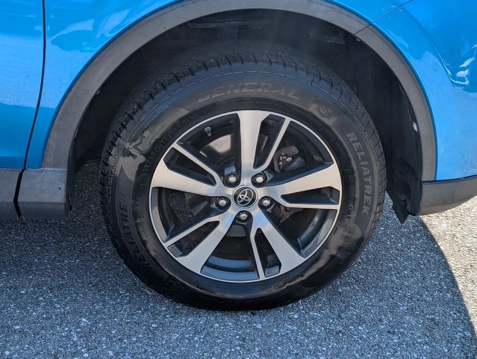 2018 Toyota RAV4 4th Gen - Image 9 of 21