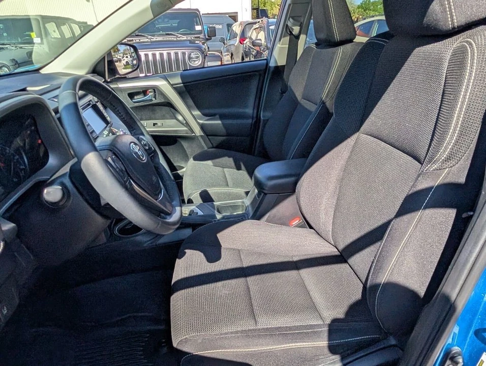 2018 Toyota RAV4 4th Gen - Image 10 of 21