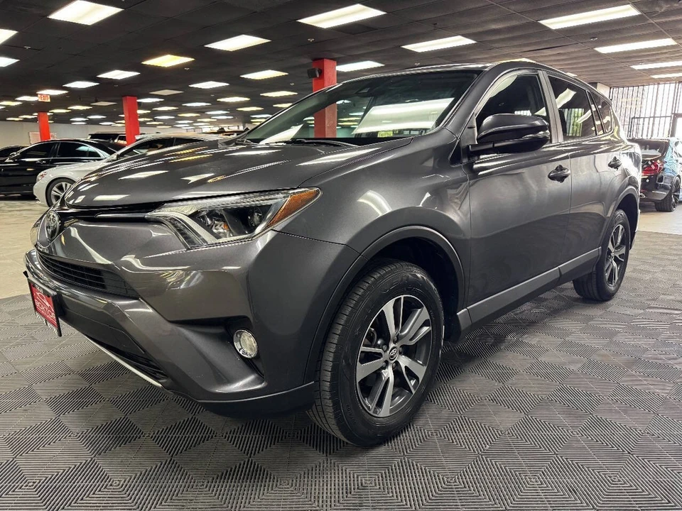 2018 Toyota RAV4 4th Gen - Image 6 of 12