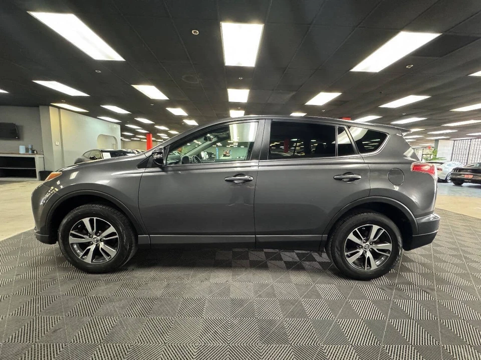 2018 Toyota RAV4 4th Gen - Image 9 of 12