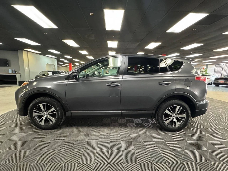 2018 Toyota RAV4 4th Gen - Image 8 of 12
