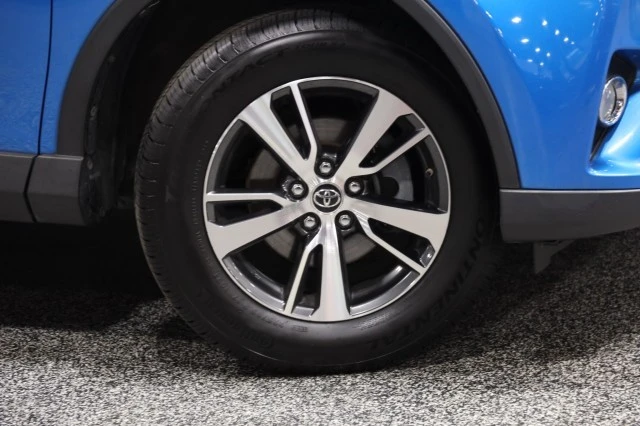 2018 Toyota RAV4 4th Gen - Image 4 of 21